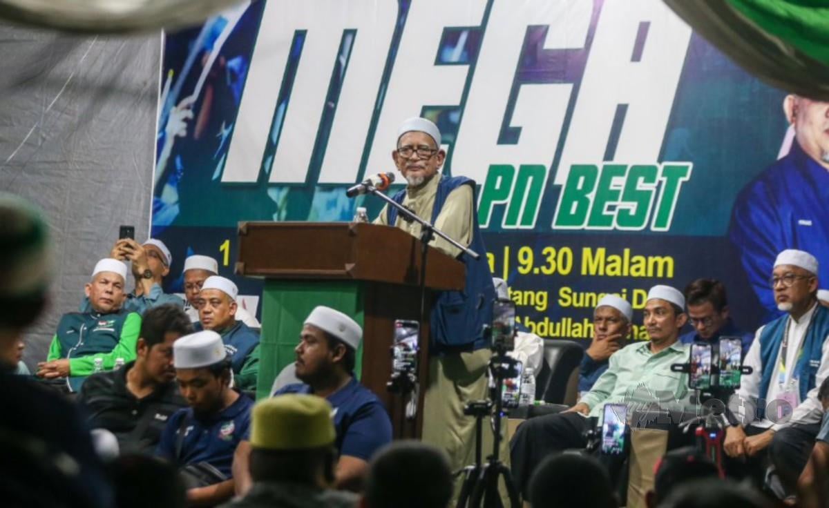 ABDUL Hadi spoke at the PN Best Mega Talk at Jalan Permatang Sungai Dua here, in conjunction with the Penang PRN campaign. Danial Saad's PHOTO